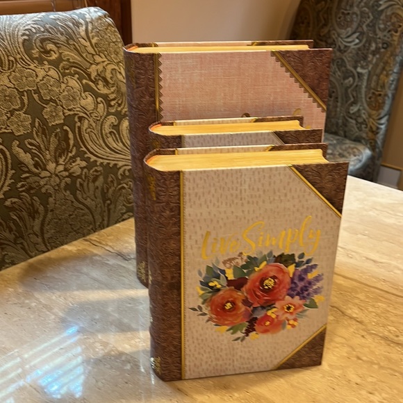 Fake Book Box, it looks like real books used for storage or decoration. - Picture 13 of 14